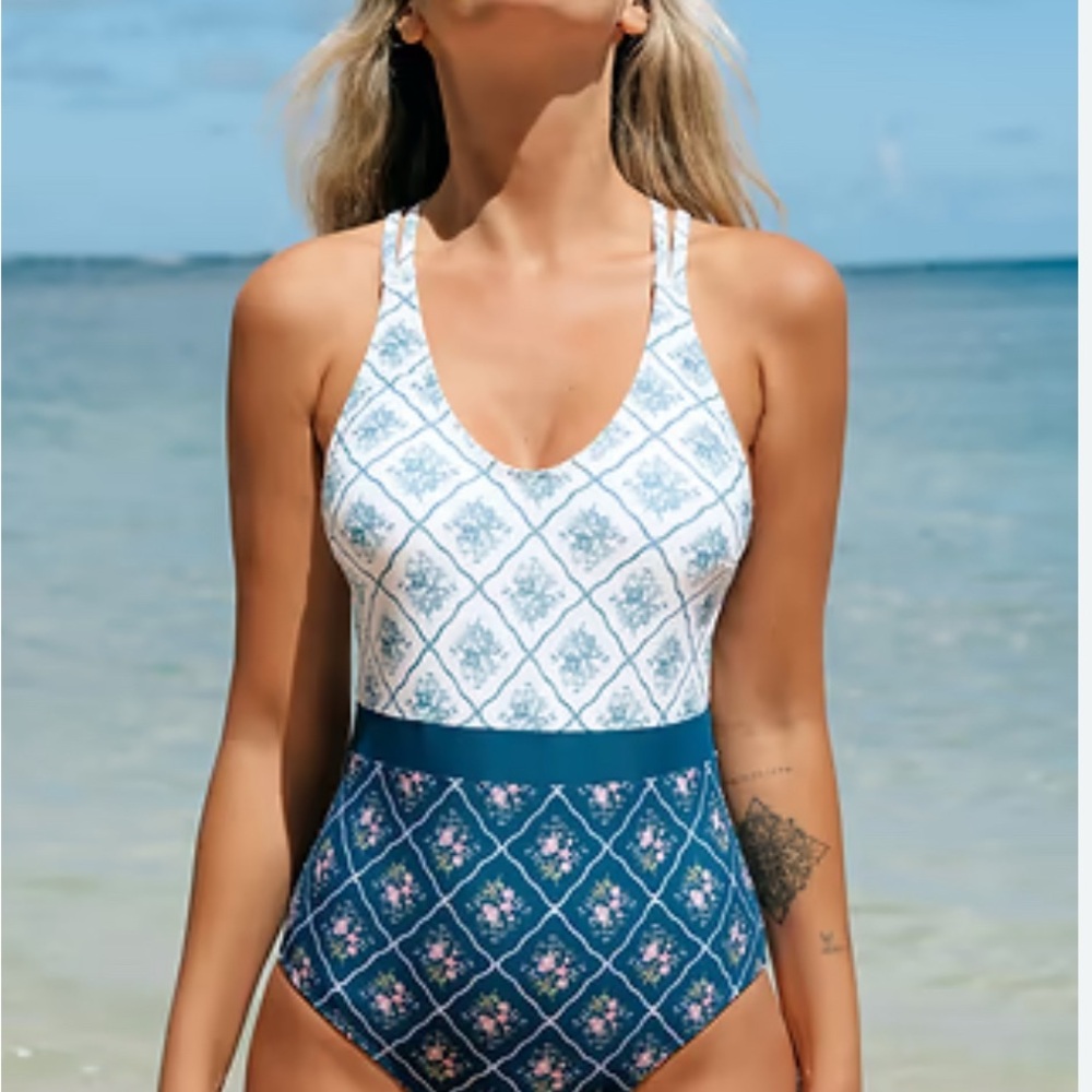 Cupshe Blue and White Floral One Piece Swimsuit
